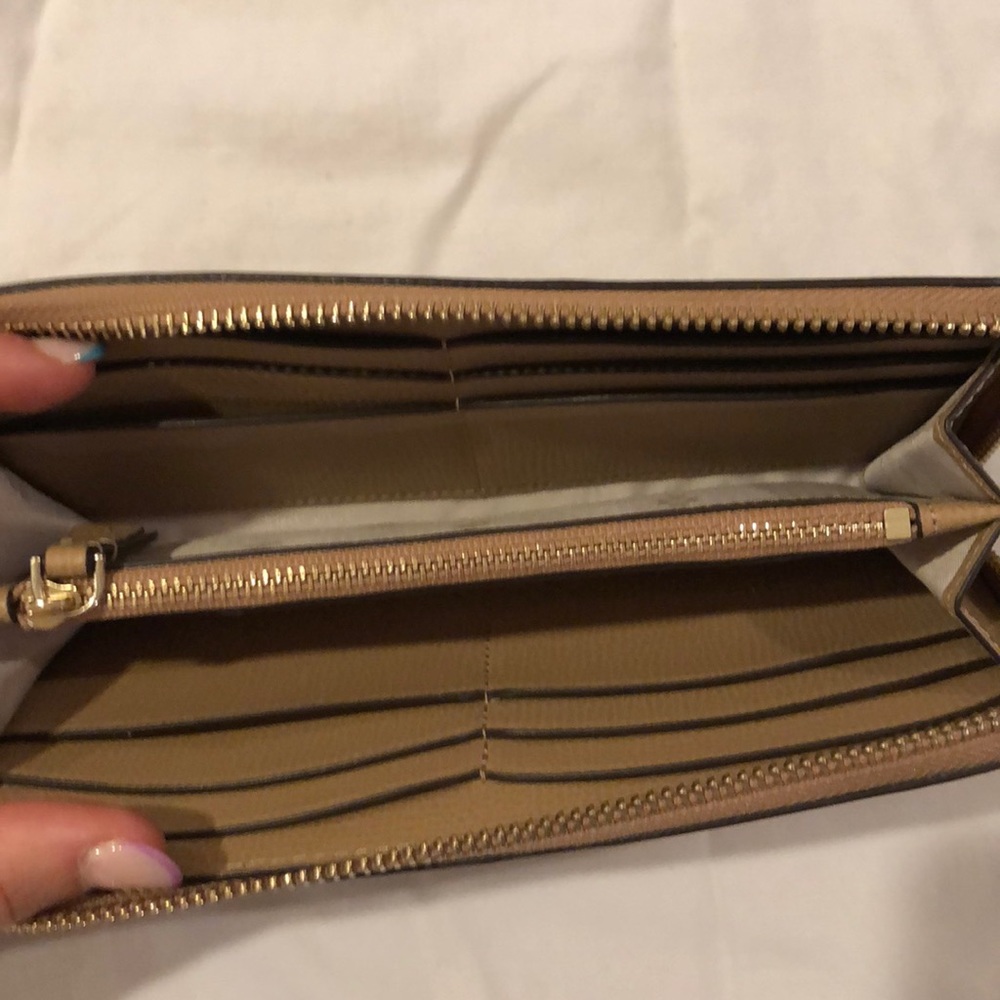Kate Spade Wallet - Picture 3 of 4